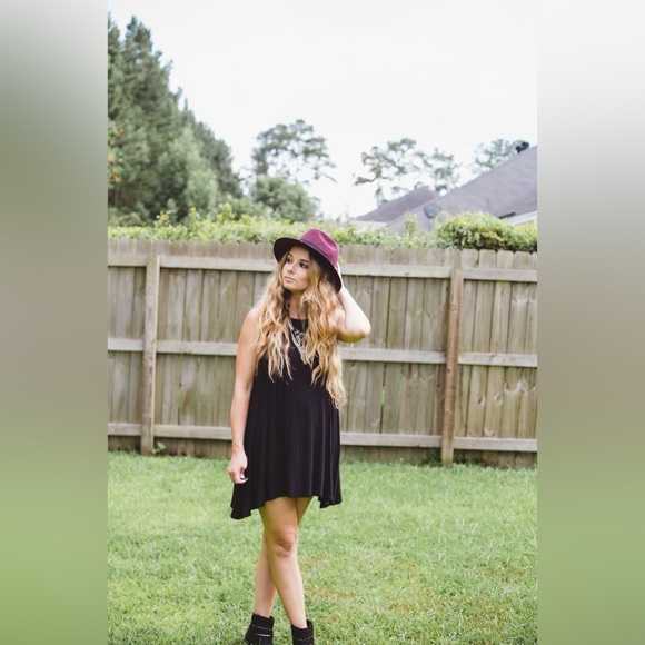 Bundle sleeveless swing dresses - Picture 3 of 9